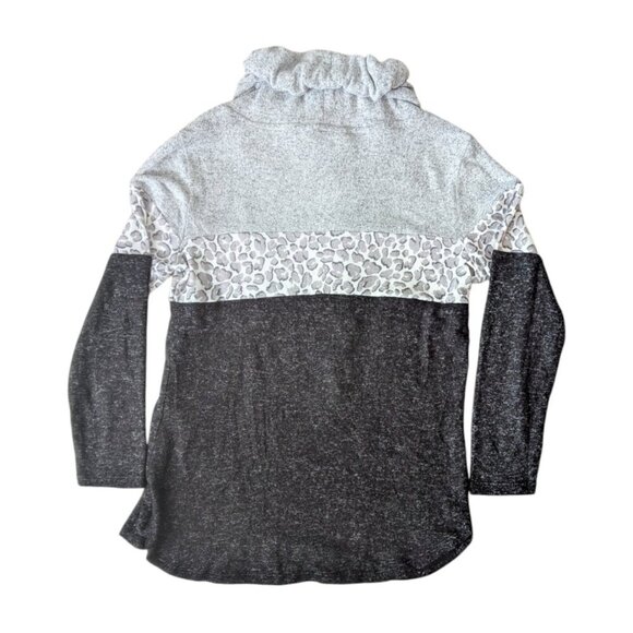Market & Spruce Cowl Neck Gray Leopard Print Pullover Sweater - Picture 4 of 6